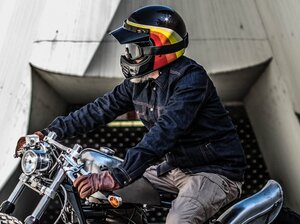 John Doe предлагает джинсовые моторубашки с кевларом выполненные в стиле ретро.
